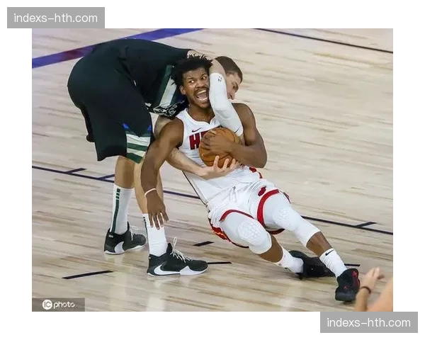 马克·艾伦放弃绝杀选择防守引发亨德利批评，新旧时代进攻哲学激烈碰撞